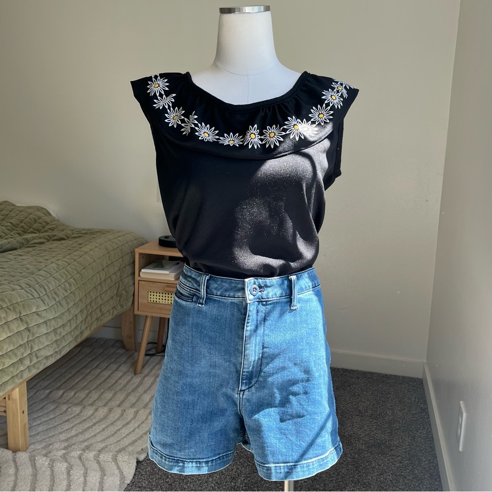 Vintage 70s Roaman's Retro Floral Over the Shoulder Top